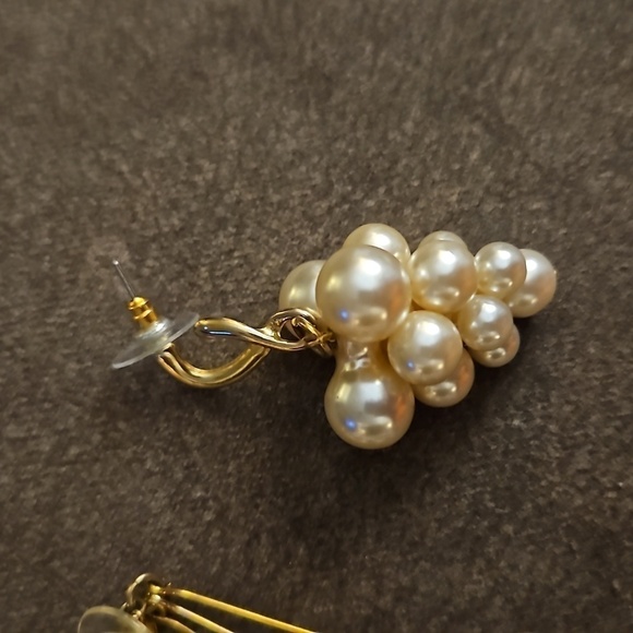 VTG Whimsical Pearl Grape Cluster Floral Stick Post Dangle Earrings - Picture 4 of 4
